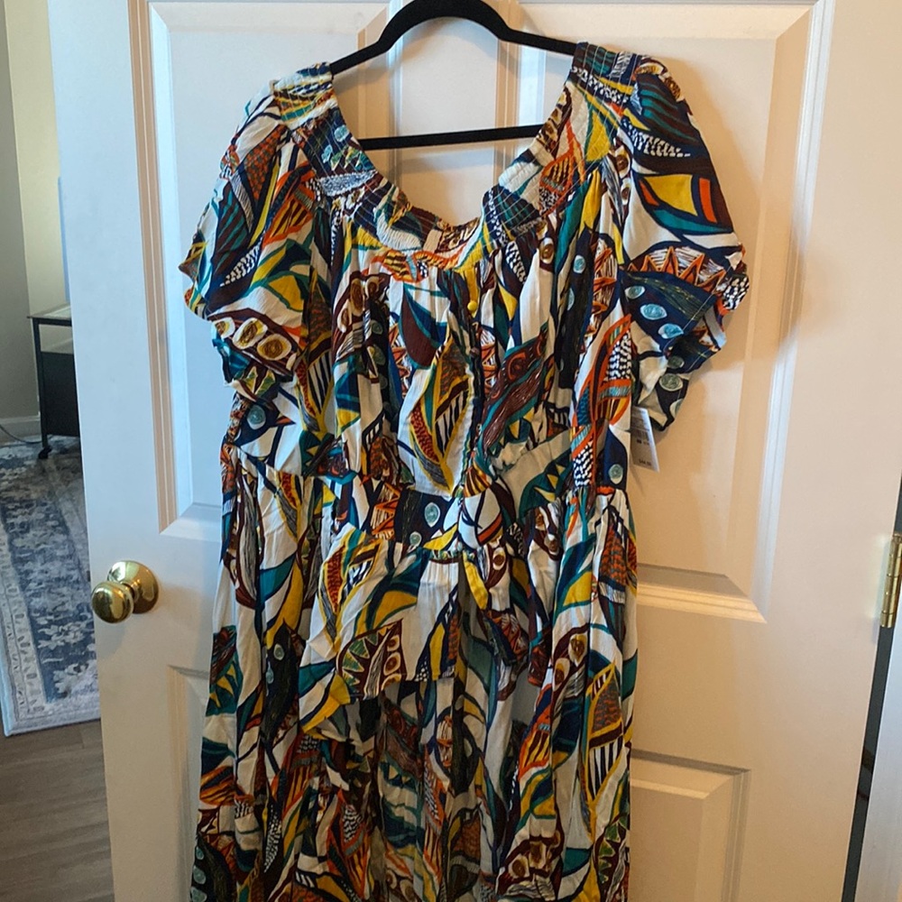 Off the shoulder printed duster.